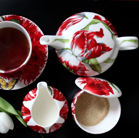 Набор для чая 3 предмета ( чайник 500 мл+чашка с блюдцем  275 мл), EMOTION     5-8-10